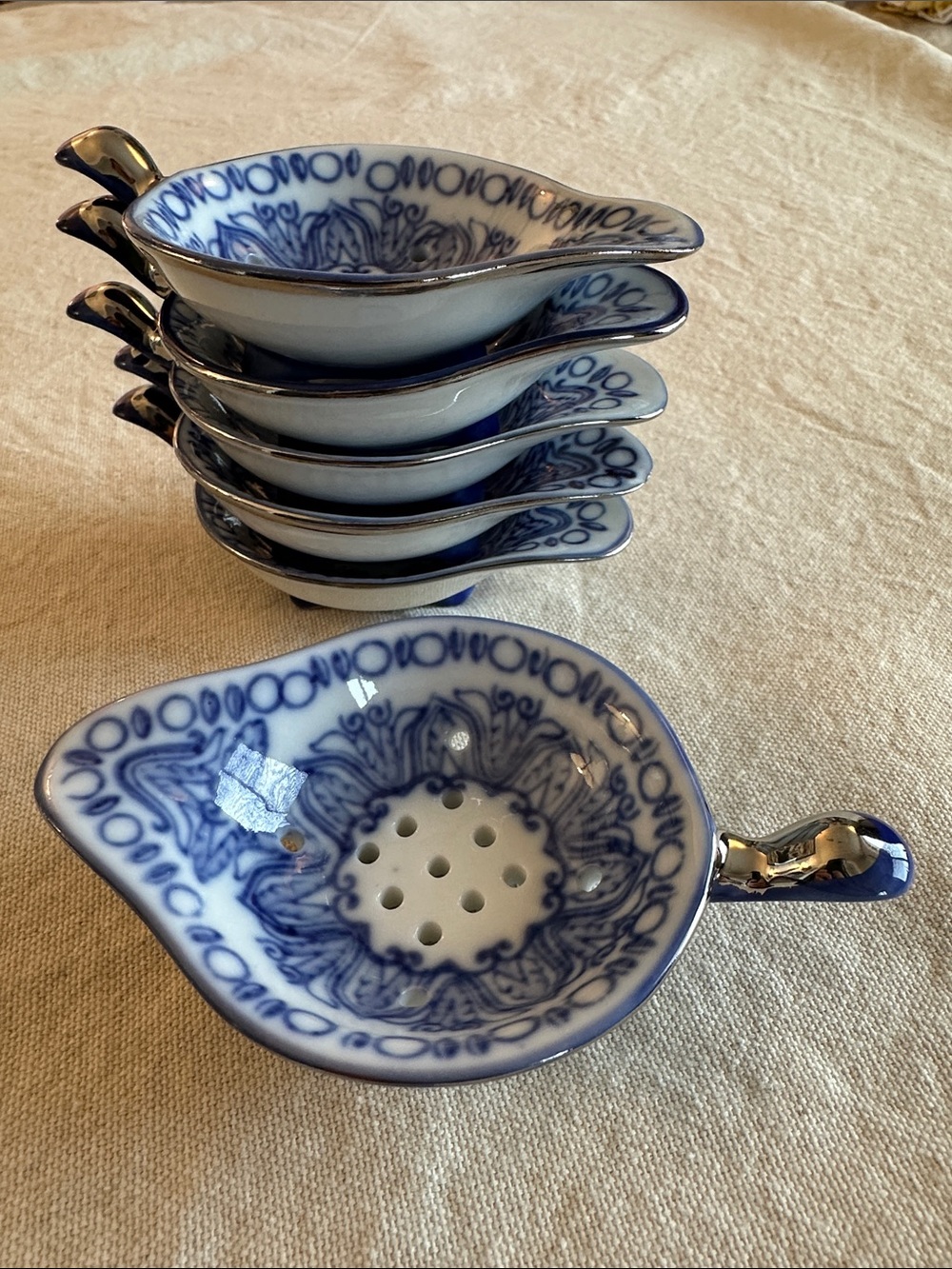 S/6 vintage tea strainers